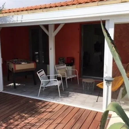 House Maison De Vacances T2 Avec Piscine Semesterbostad